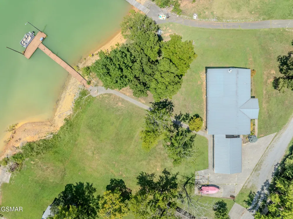 1369 Paradise Lane Dandridge, TN 37725