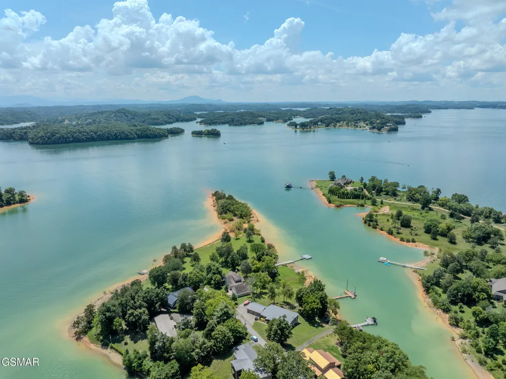 1369 Paradise Lane Dandridge, TN 37725