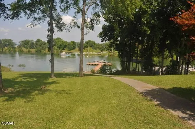 1369 Paradise Lane Dandridge, TN 37725