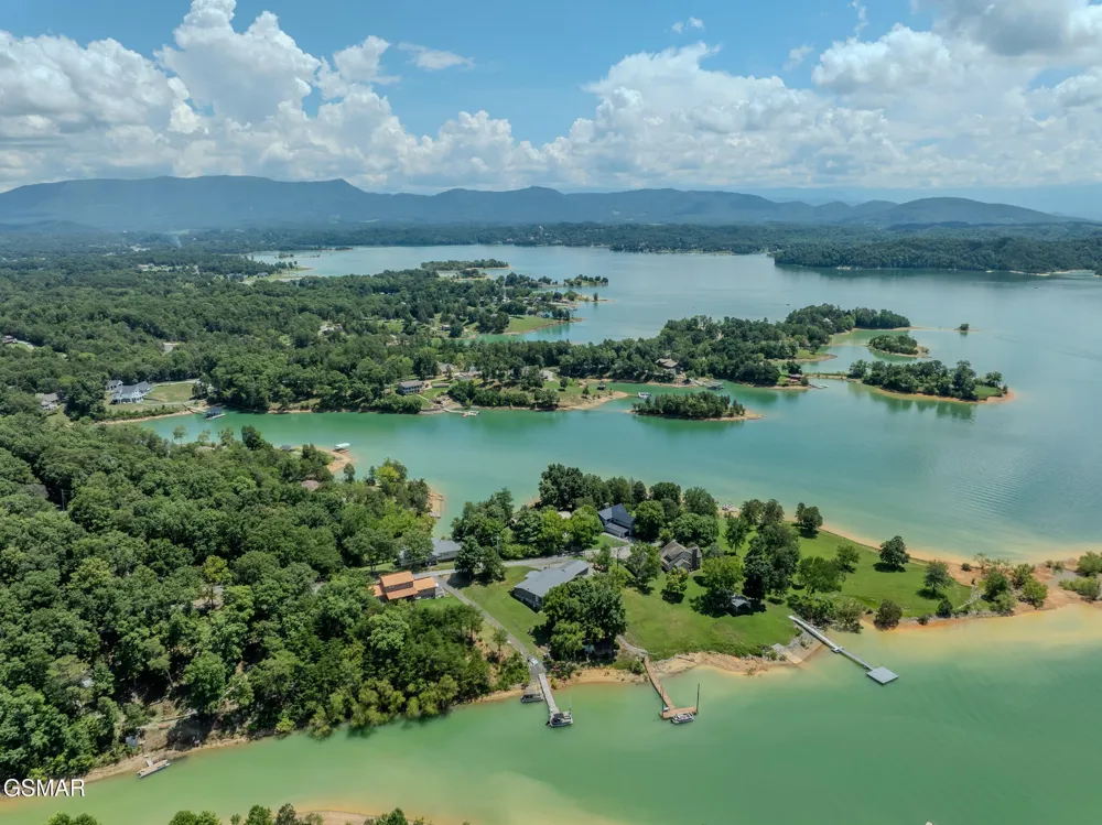 1369 Paradise Lane Dandridge, TN 37725