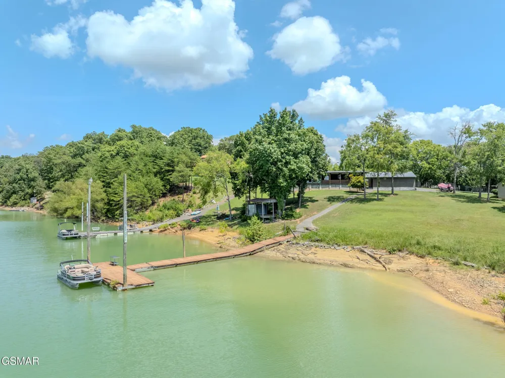 1369 Paradise Lane Dandridge, TN 37725