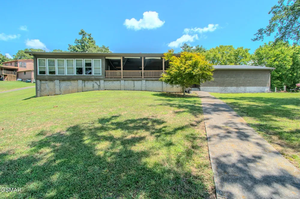 1369 Paradise Lane Dandridge, TN 37725
