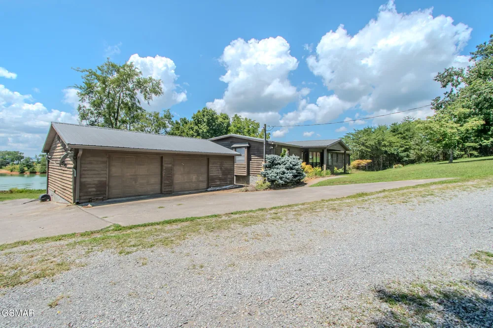 1369 Paradise Lane Dandridge, TN 37725