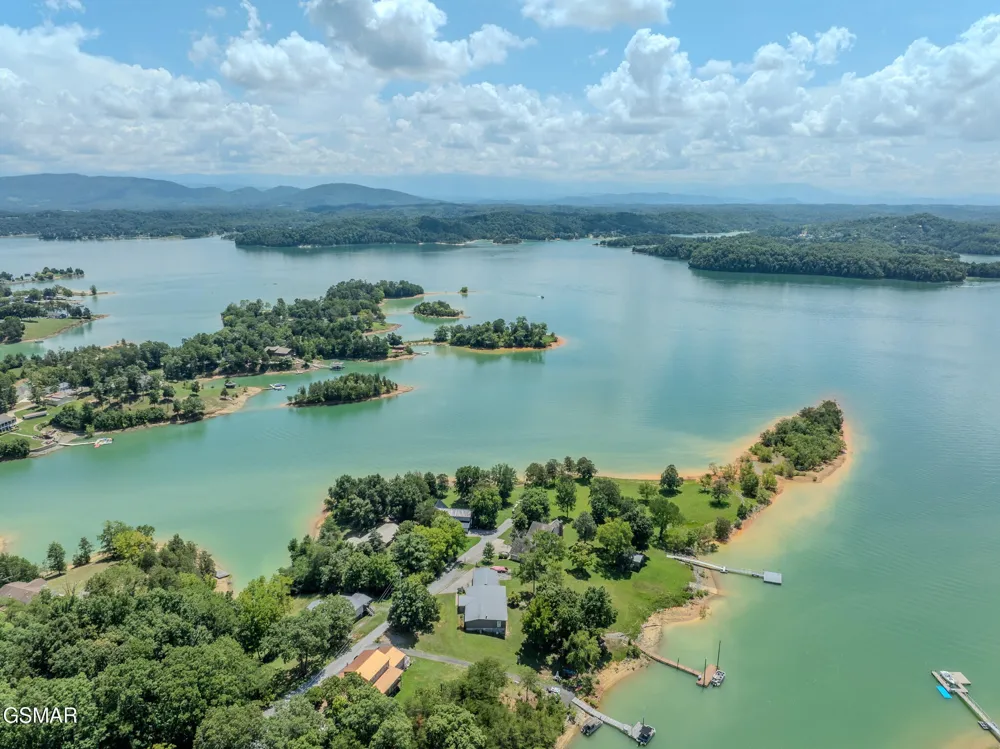 1369 Paradise Lane Dandridge, TN 37725