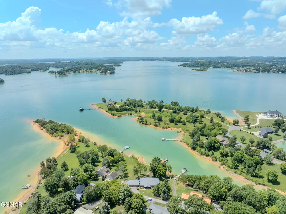 1369 Paradise Lane Dandridge, TN 37725