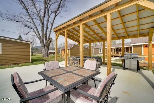 8113 W Old Highway 73 Townsend, TN 37882