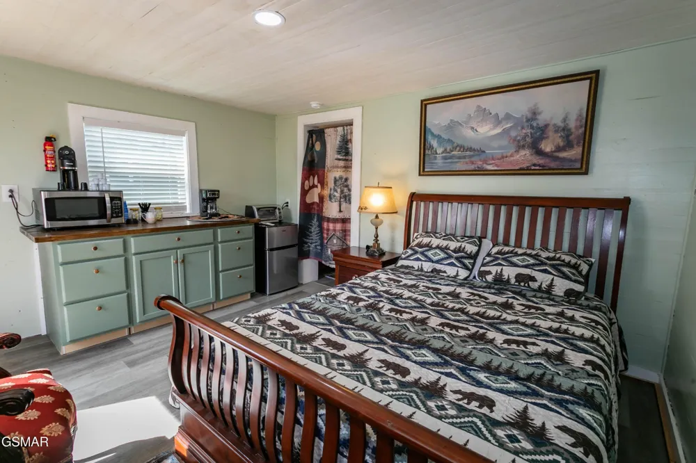 8113 W Old Highway 73 Townsend, TN 37882