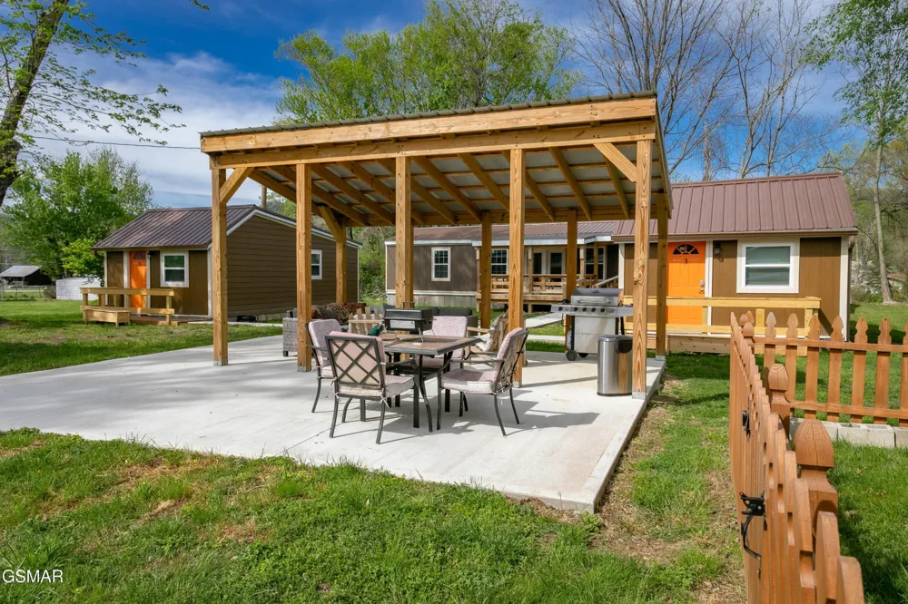8113 W Old Highway 73 Townsend, TN 37882