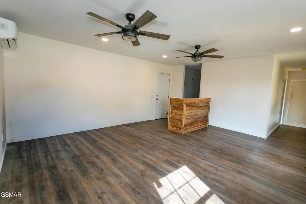 8113 W Old Highway 73 Townsend, TN 37882