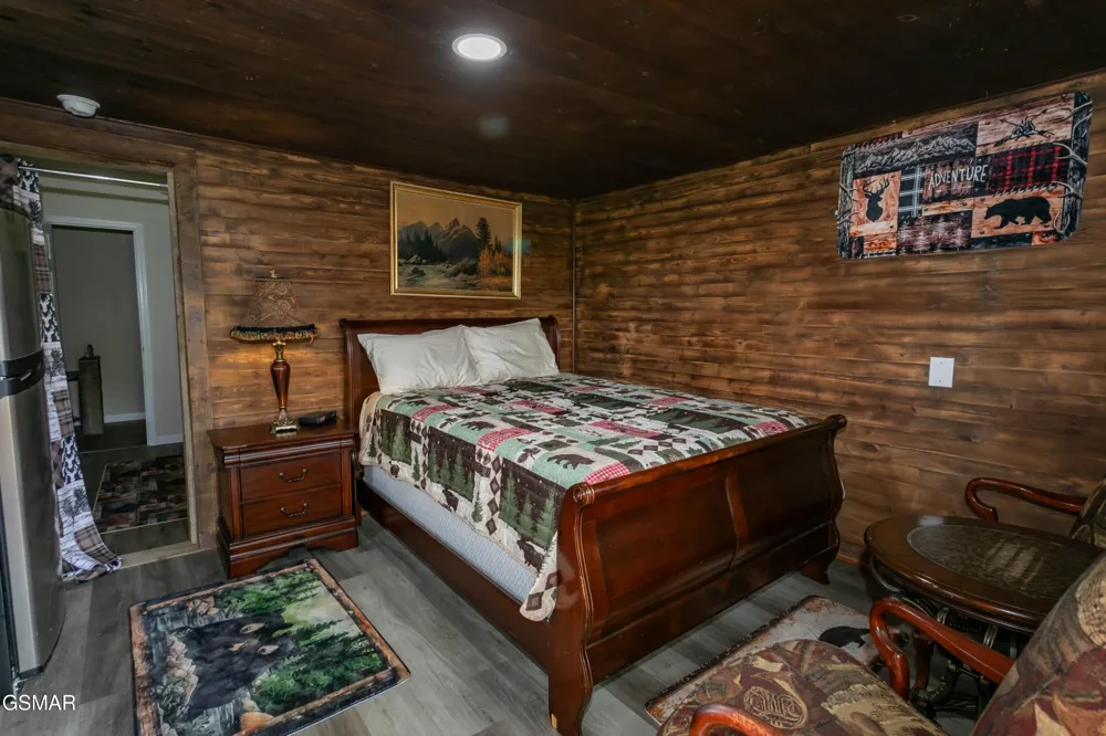 8113 W Old Highway 73 Townsend, TN 37882