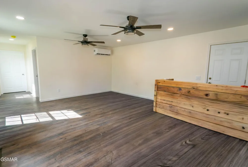 8113 W Old Highway 73 Townsend, TN 37882
