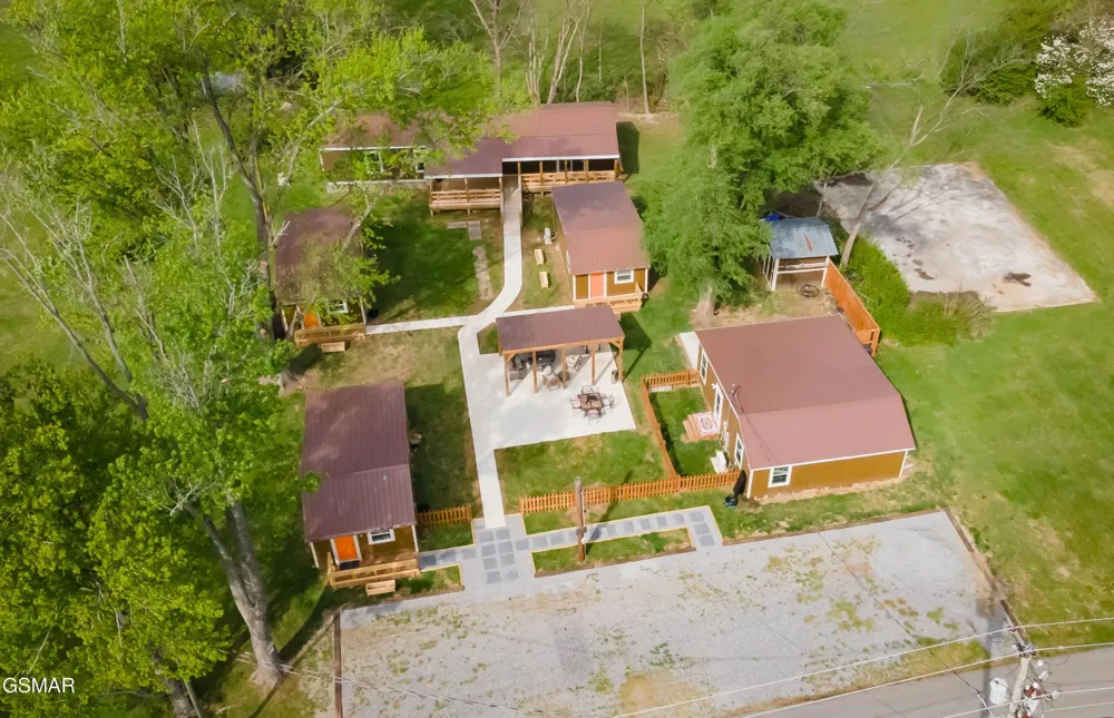 8113 W Old Highway 73 Townsend, TN 37882