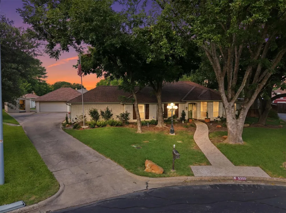 5308 Dixie Circle Sachse, TX 75048