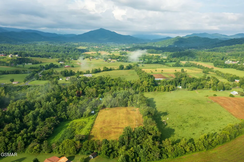 3435 Valley View Sevierville, TN 37862