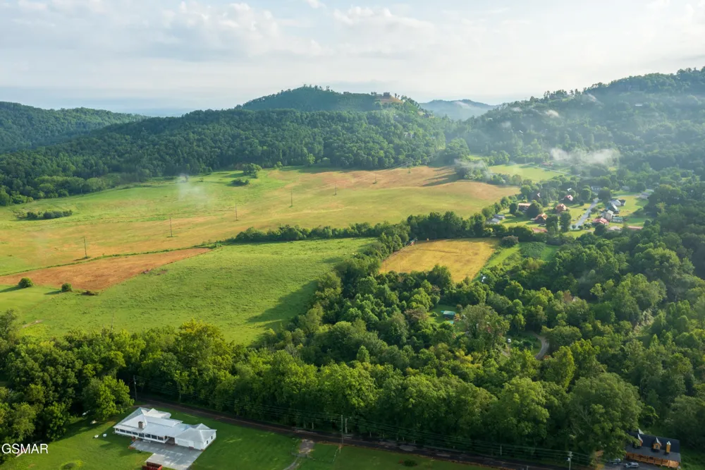 3435 Valley View Sevierville, TN 37862