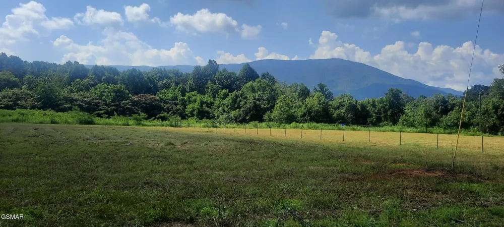 3435 Valley View Sevierville, TN 37862