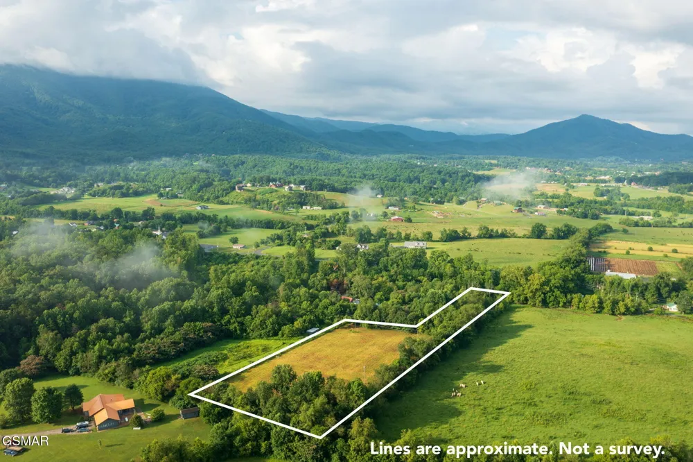 3435 Valley View Sevierville, TN 37862