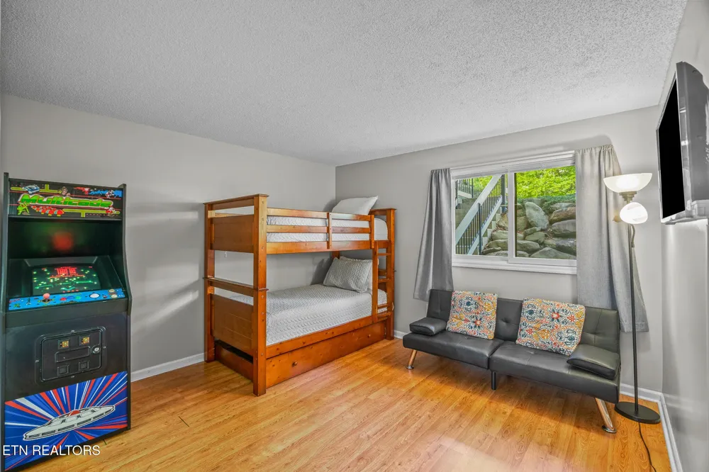 526 Briarcliff Way #102 Pigeon Forge, TN 37863