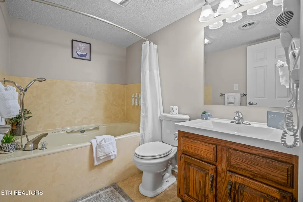 526 Briarcliff Way #102 Pigeon Forge, TN 37863