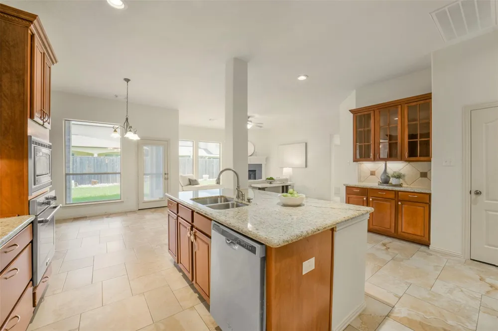 82 Cherry Hills Drive Jersey Village, TX 77064