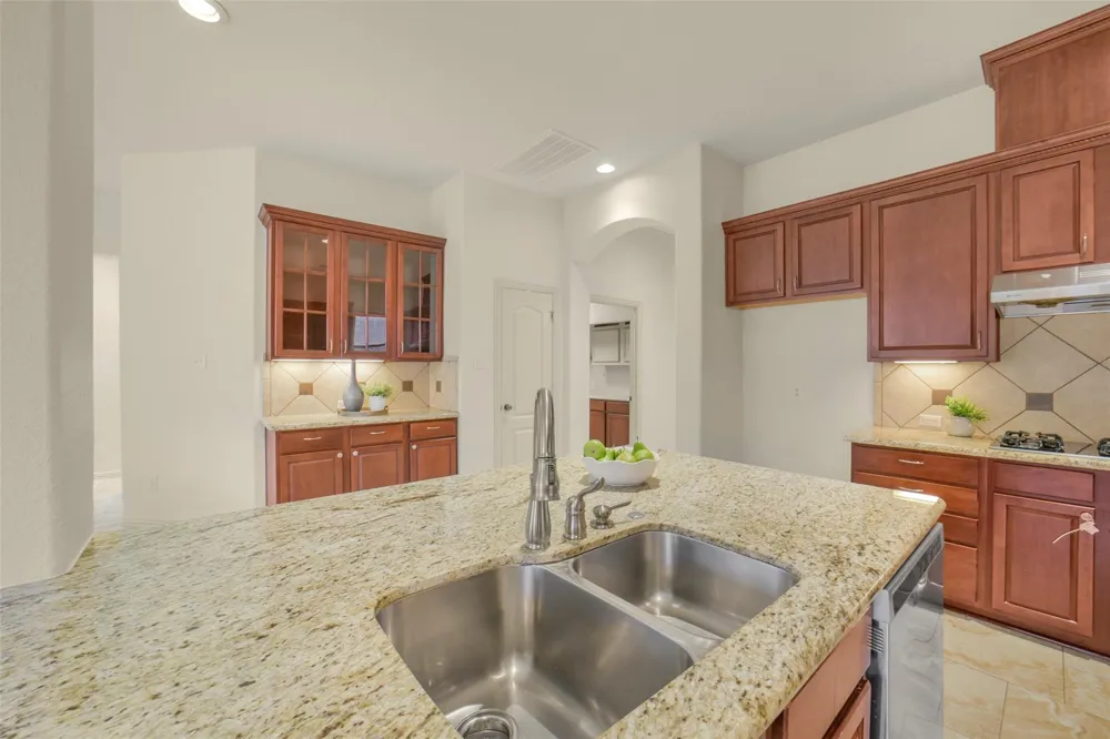 82 Cherry Hills Drive Jersey Village, TX 77064
