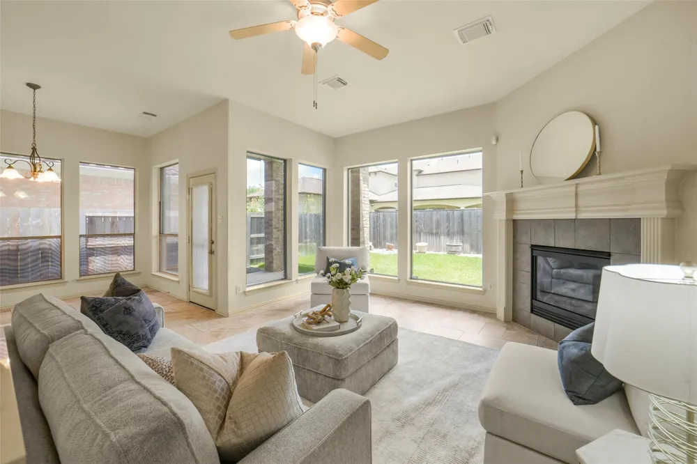 82 Cherry Hills Drive Jersey Village, TX 77064