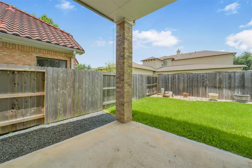 82 Cherry Hills Drive Jersey Village, TX 77064