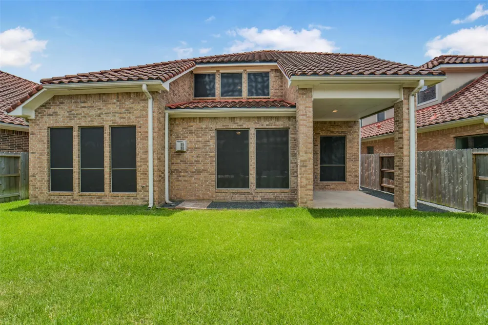 82 Cherry Hills Drive Jersey Village, TX 77064
