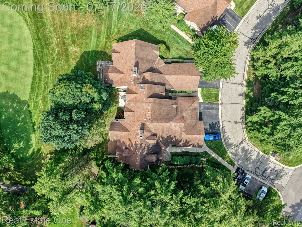 4884 Pine Eagles Court Genoa Township, MI 48116