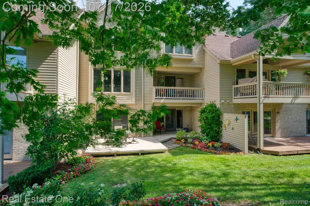 4884 Pine Eagles Court Genoa Township, MI 48116