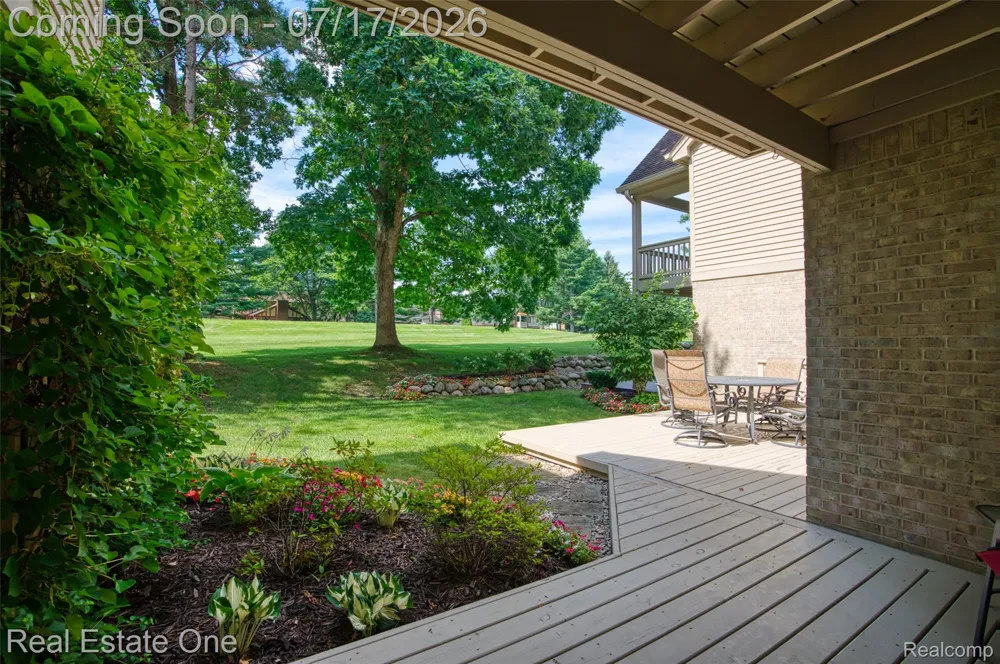 4884 Pine Eagles Court Genoa Township, MI 48116