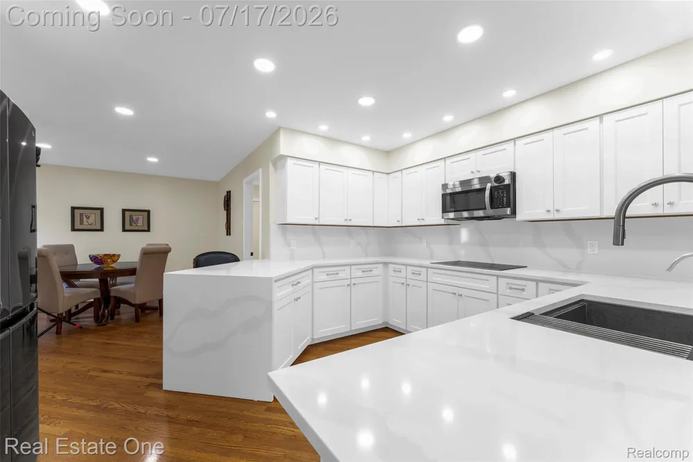 4884 Pine Eagles Court Genoa Township, MI 48116