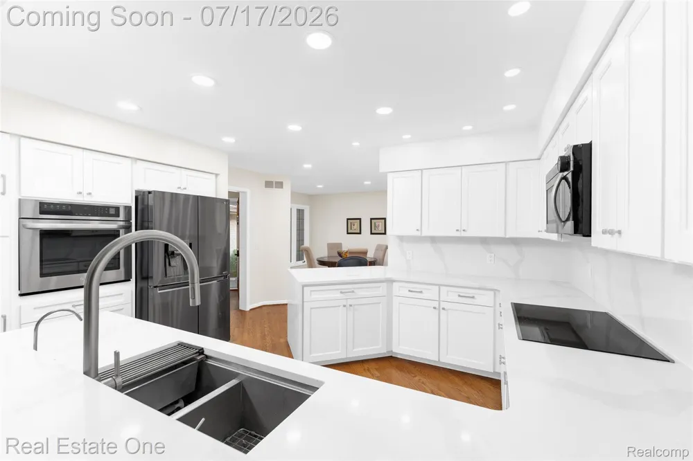 4884 Pine Eagles Court Genoa Township, MI 48116