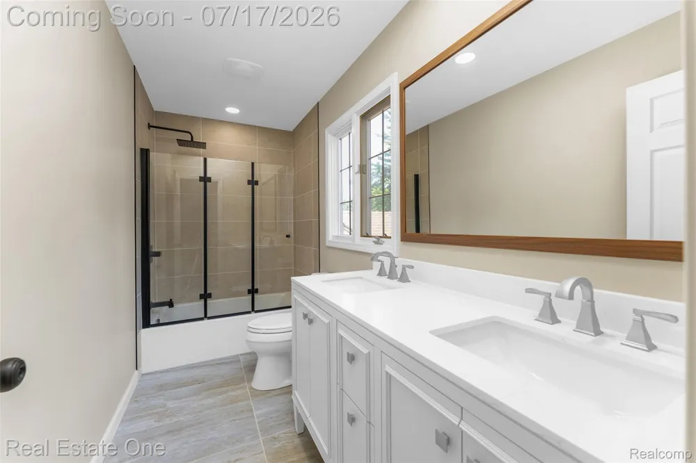 4884 Pine Eagles Court Genoa Township, MI 48116