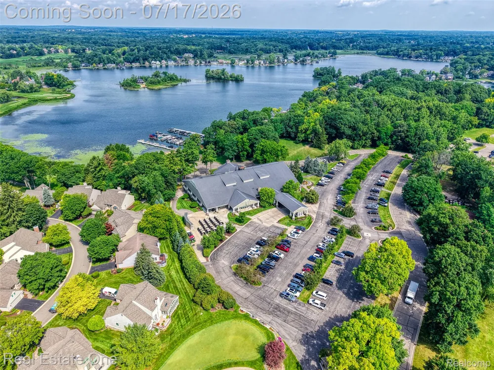 4884 Pine Eagles Court Genoa Township, MI 48116