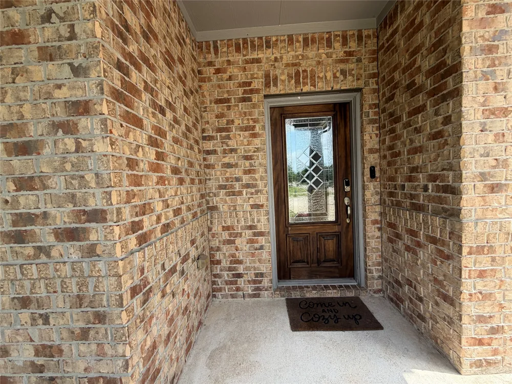 114 Woodridge Crossing Clute, TX 77531