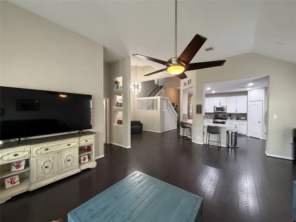 114 Woodridge Crossing Clute, TX 77531