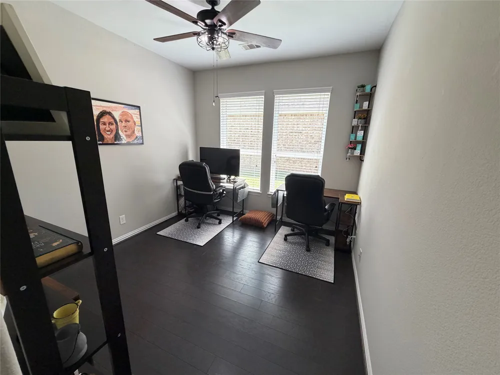 114 Woodridge Crossing Clute, TX 77531