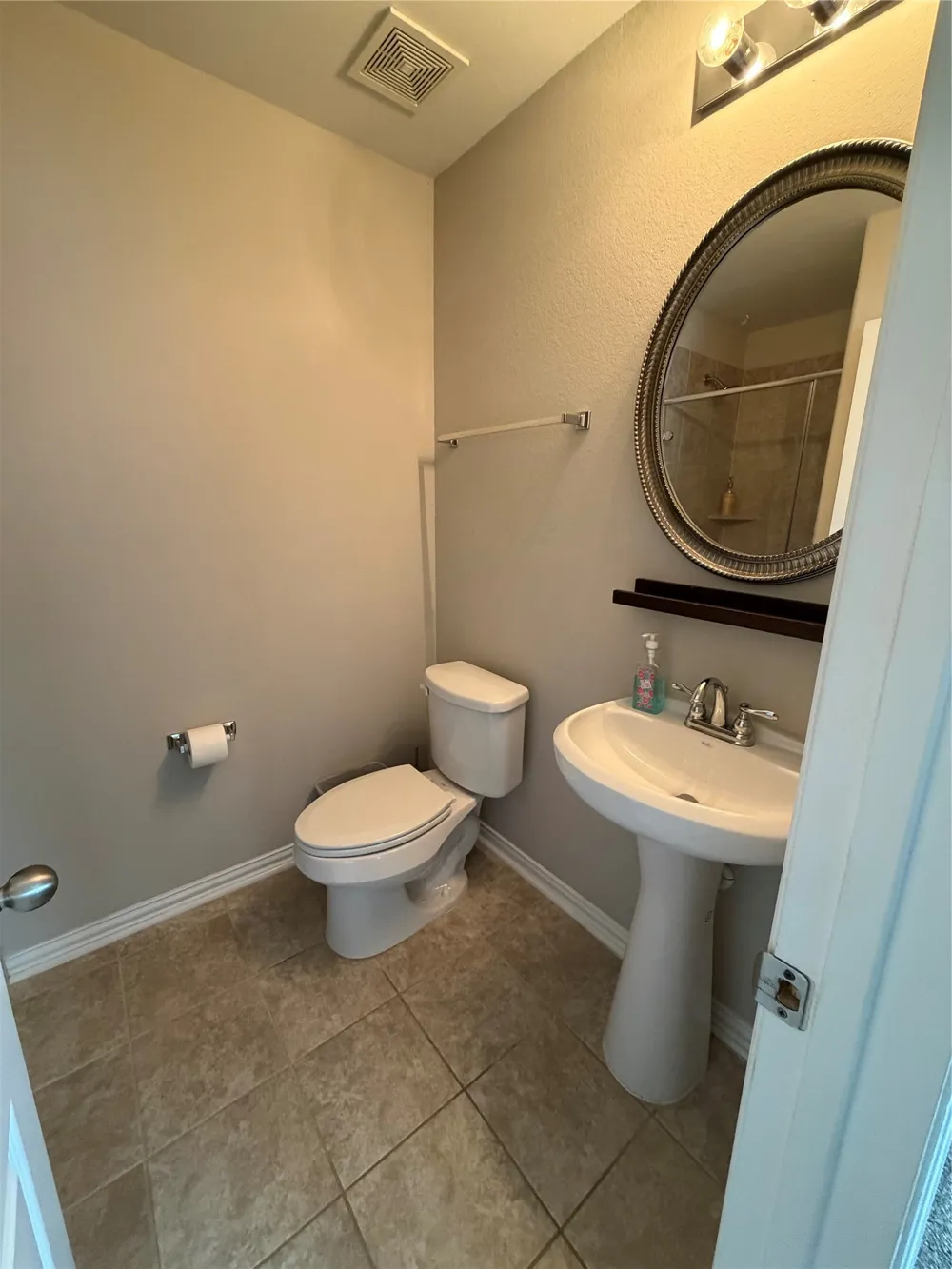 114 Woodridge Crossing Clute, TX 77531