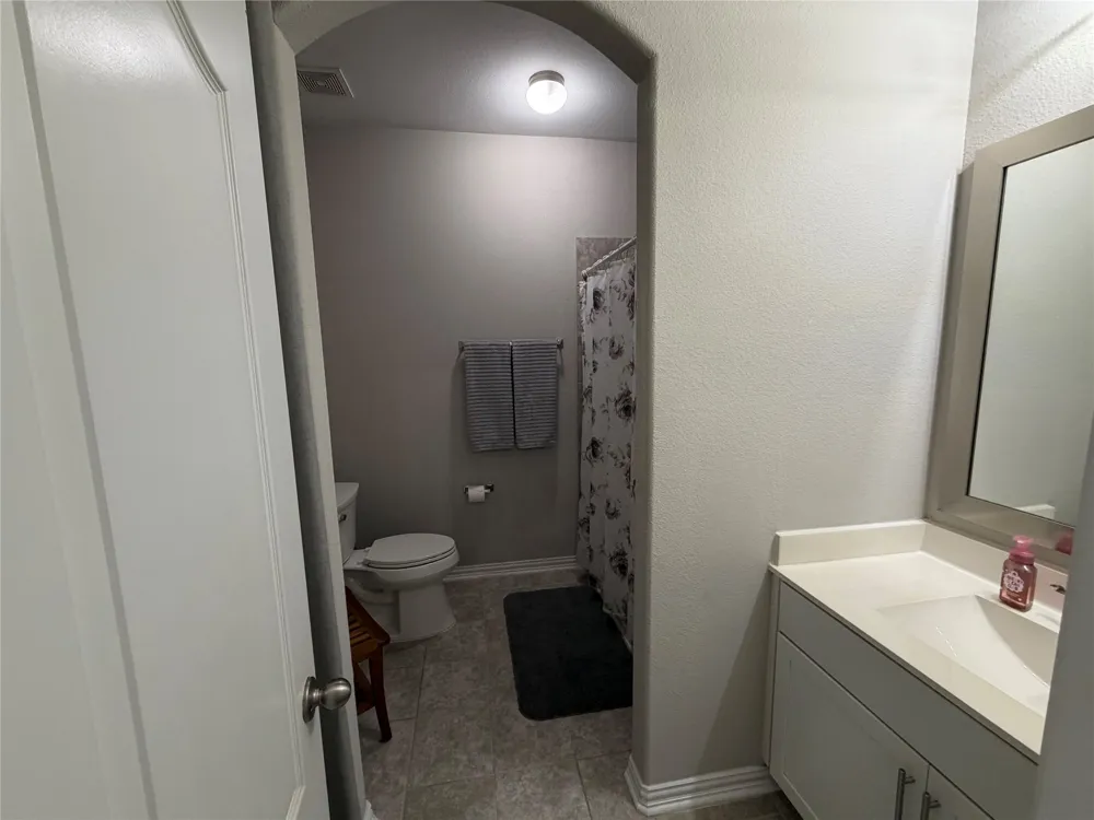 114 Woodridge Crossing Clute, TX 77531