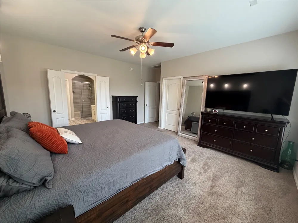 114 Woodridge Crossing Clute, TX 77531