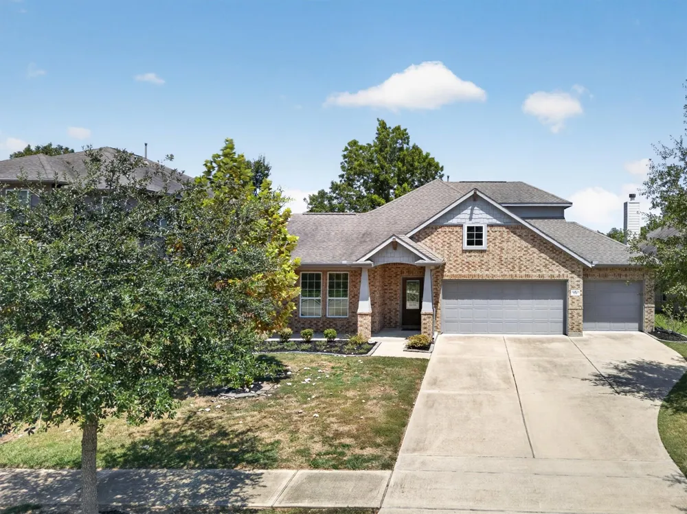 114 Woodridge Crossing Clute, TX 77531