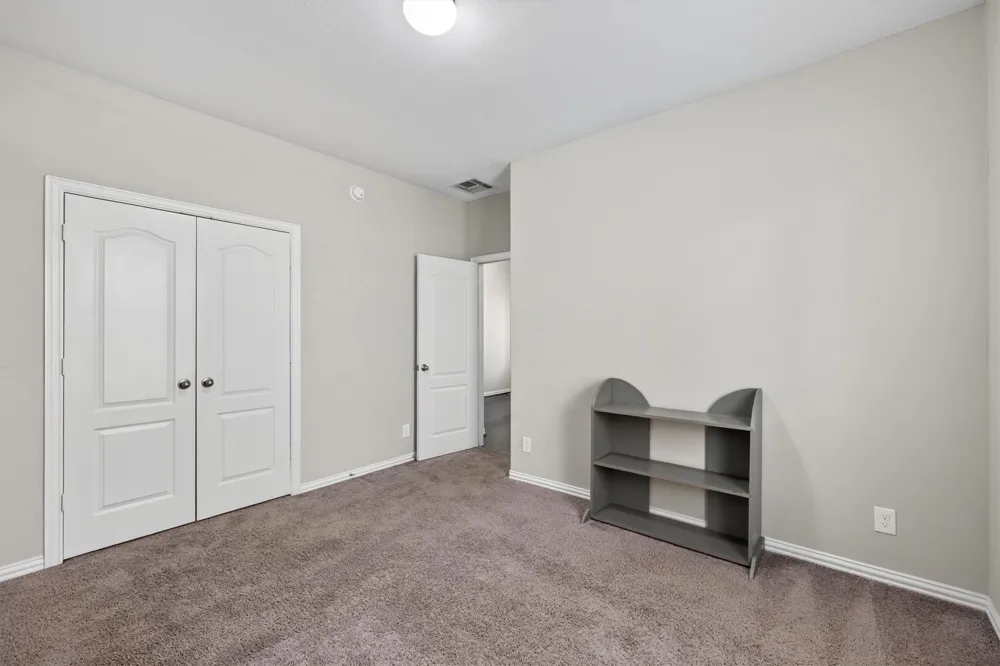 114 Woodridge Crossing Clute, TX 77531