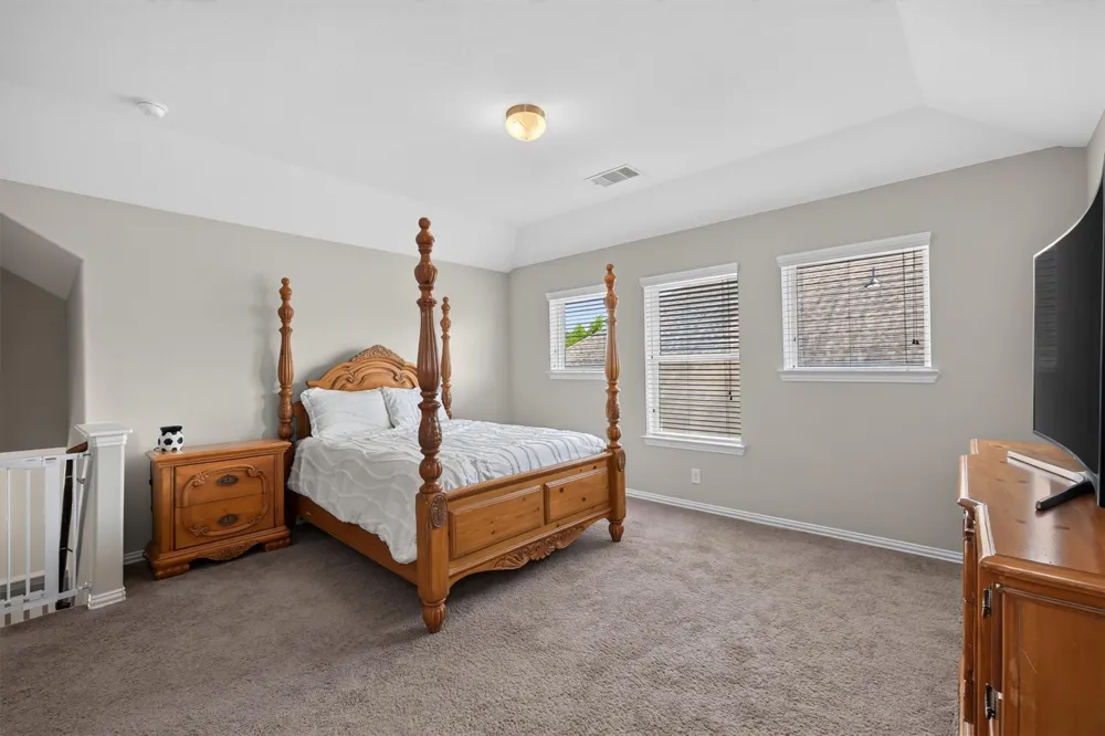 114 Woodridge Crossing Clute, TX 77531
