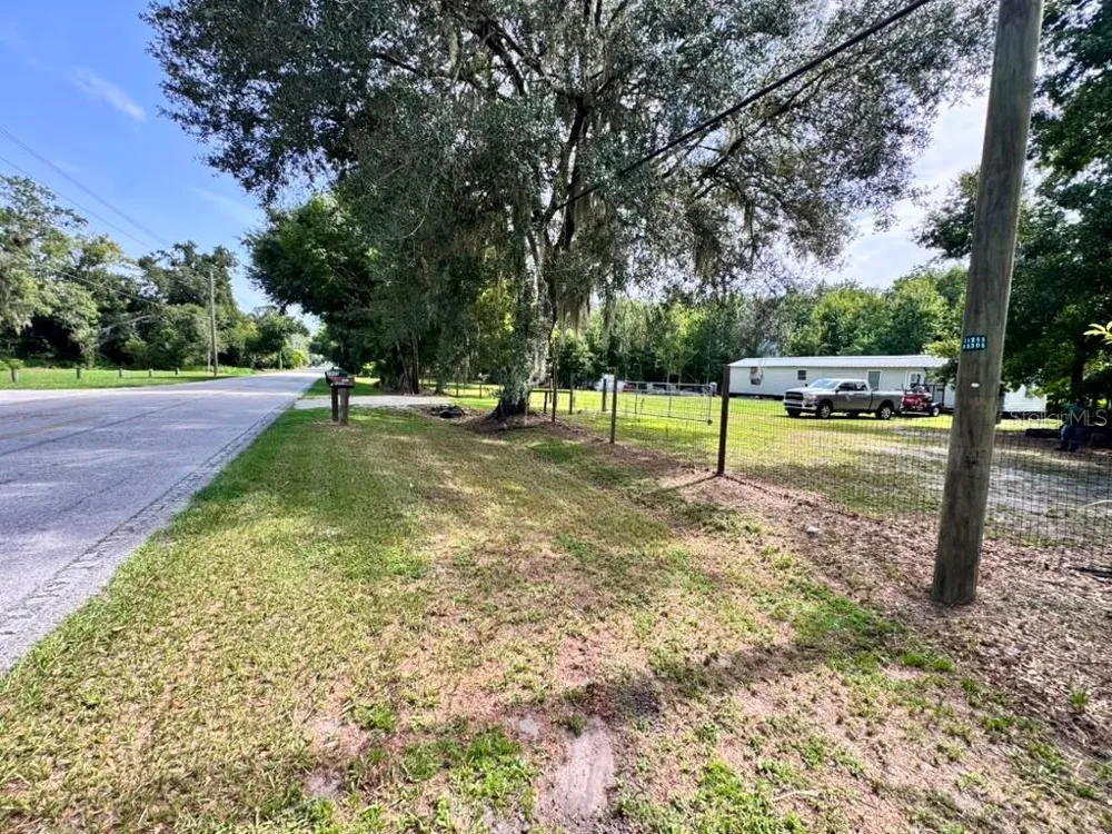 3904 CORK ROAD Plant City, FL 33565