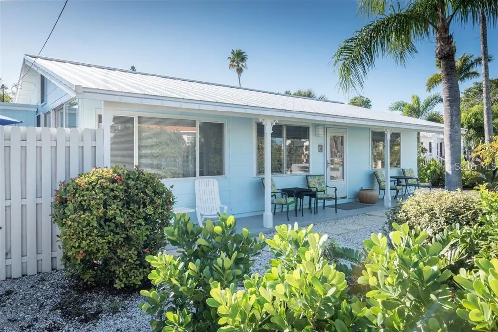 900 S BLVD OF THE PRESIDENTS #4 Sarasota, FL 34236