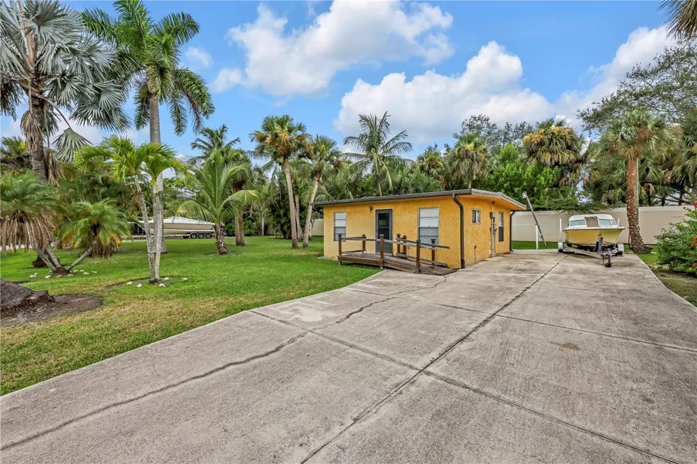 1931 DANFORD STREET Naples, FL 34112