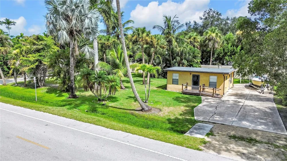 1931 DANFORD STREET Naples, FL 34112