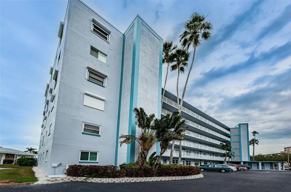 1868 SHORE DRIVE S #102 South Pasadena, FL 33707