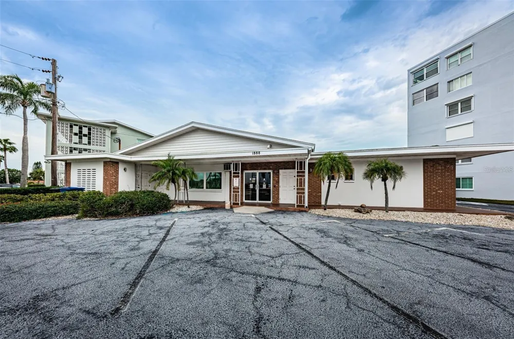 1868 SHORE DRIVE S #102 South Pasadena, FL 33707